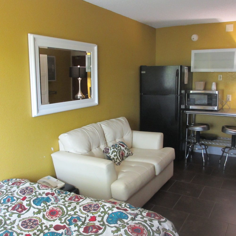 Riverside Suites - photo 13