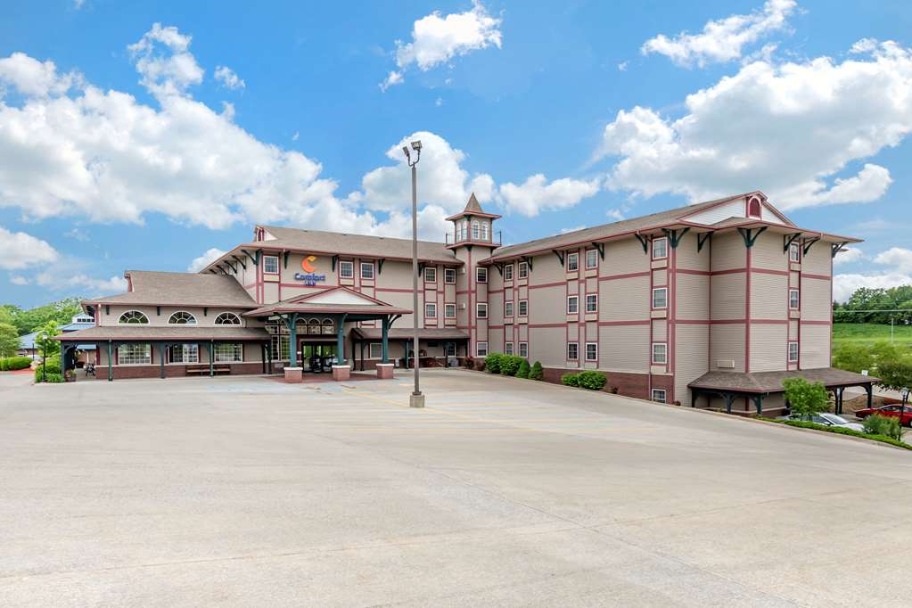 Comfort Inn Warrensburg Station - carbon neutral hotel in Warrensburg