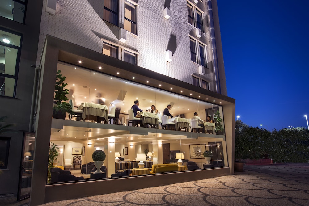 Sardegna Hotel Suites & Restaurant