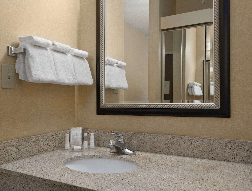Baymont by Wyndham Columbia Northwest - photo 17