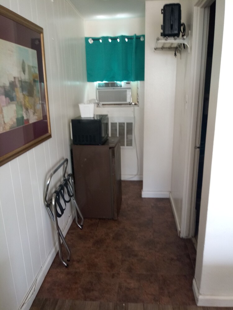 La Fun Motel - photo 37
