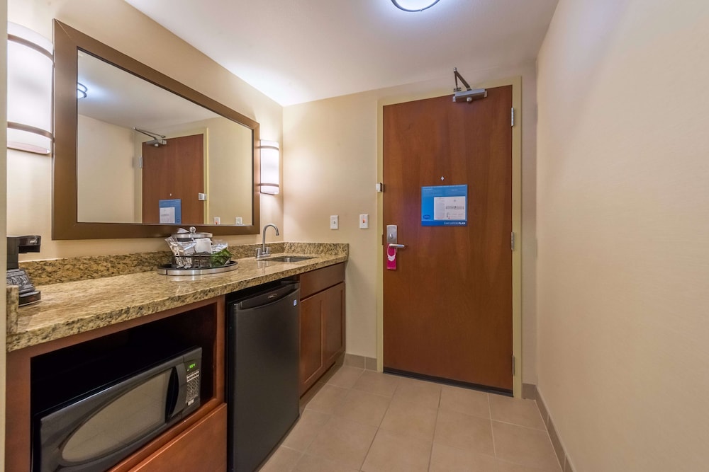 Hampton Inn & Suites Boulder North - photo 22