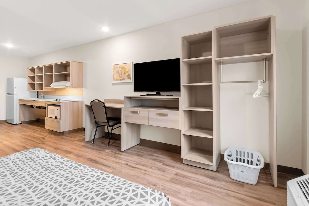 Woodspring Suites Pensacola West - photo 13