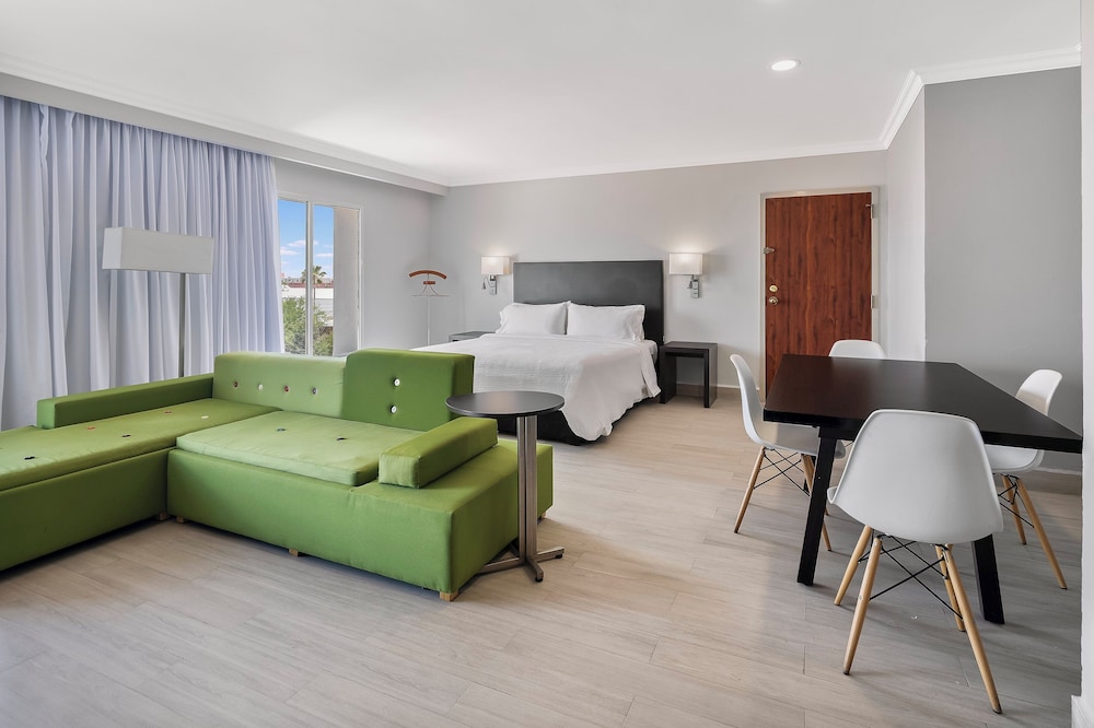 Fiesta Inn Express Nuevo Laredo — Nuevo Laredo — photo 3