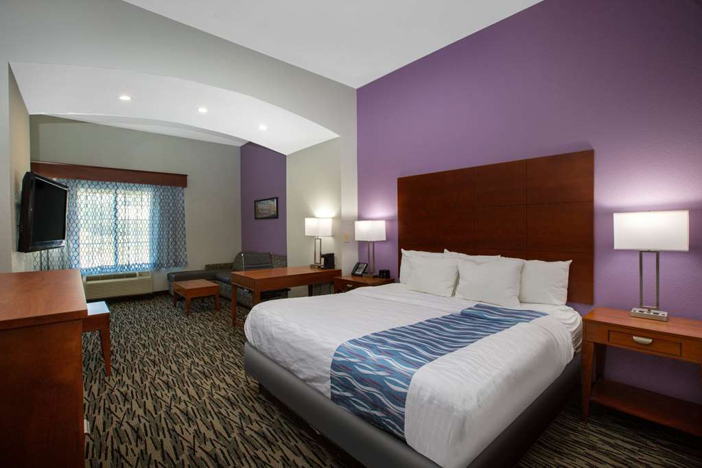 La Quinta Inn & Suites by Wyndham Tupelo - photo 20
