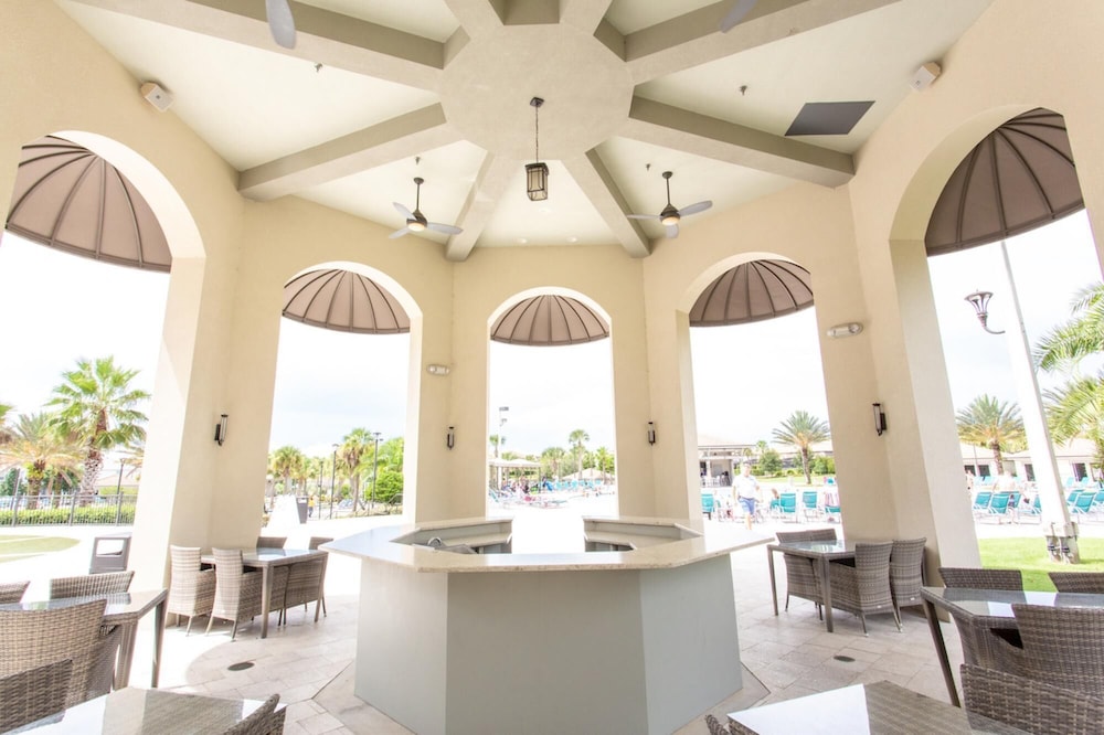 Magical Muggle Mansion Pool & Spa Sleeps 23 - photo 24