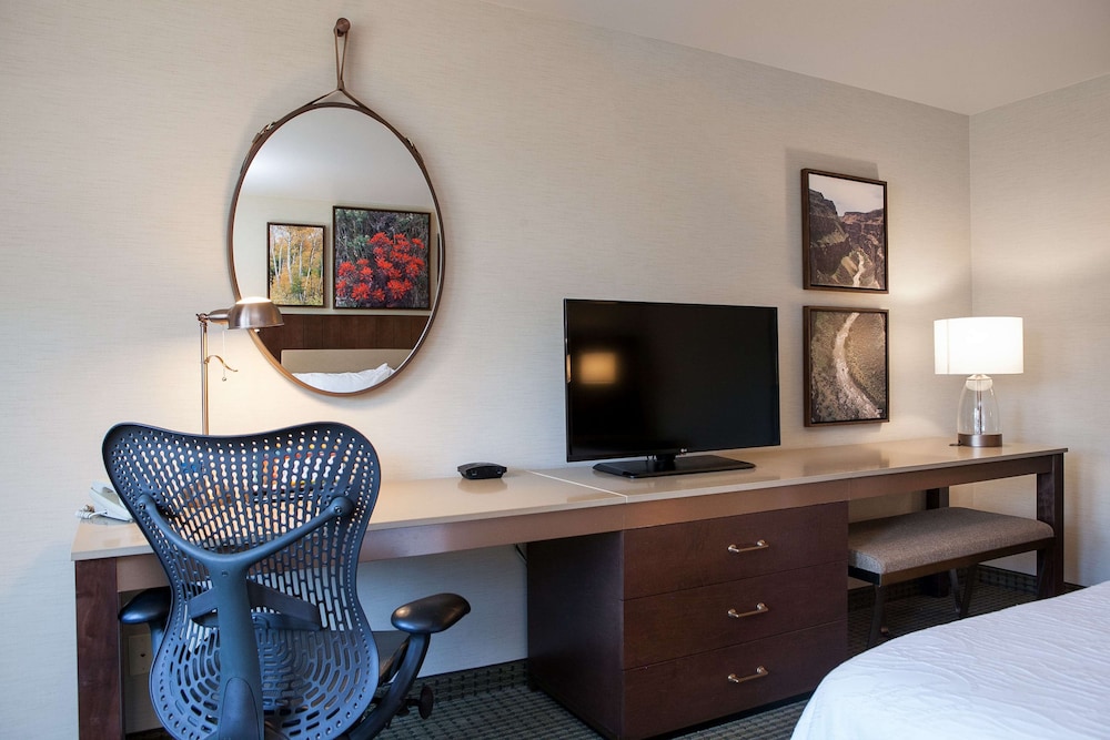 Hilton Garden Inn Boise Eagle - photo 27