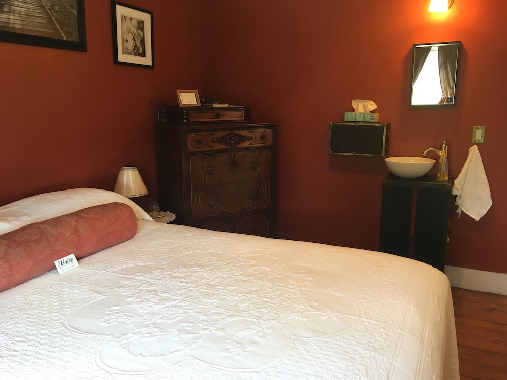 The Nightfall Inn - photo 27