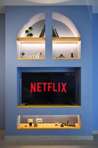Vibrant Apartment — 4-Star Luxury Hotel in Tirana, Albania