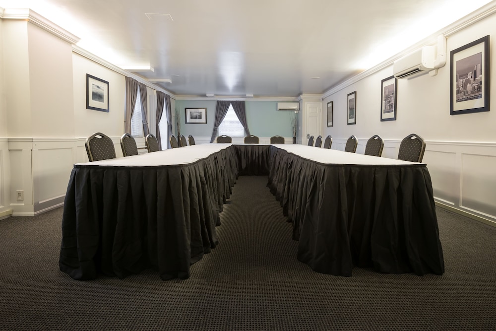Shadyside Inn All Suites Hotel - photo 41