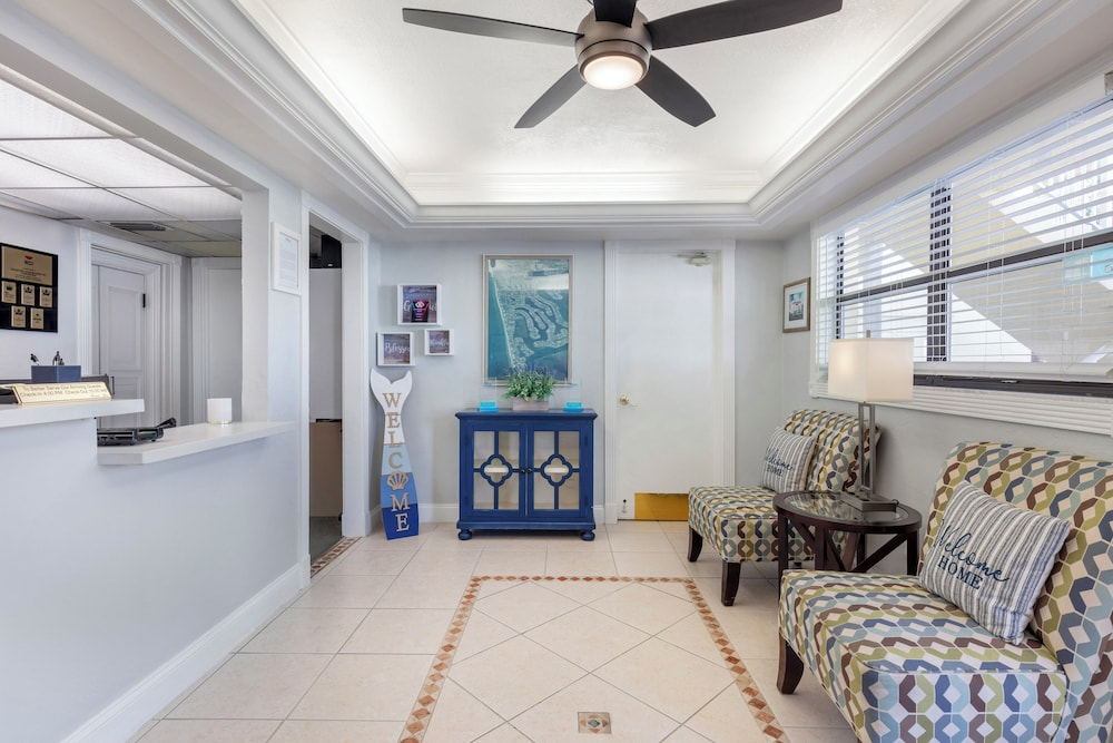 Hilton Vacation Club Charter Club Naples Bay - photo 3