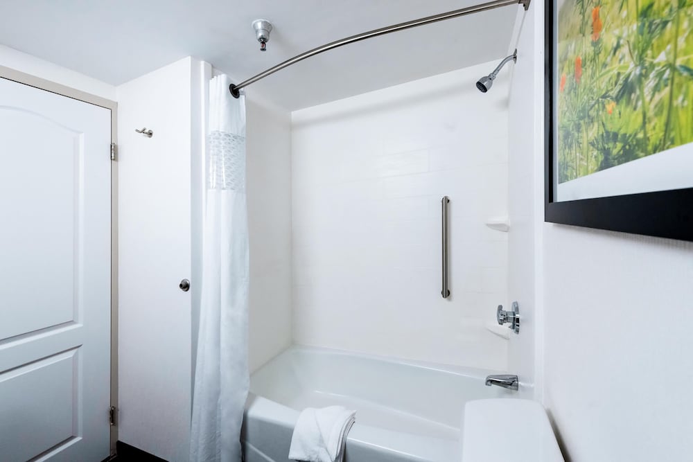 Hampton Inn Meridian - photo 21