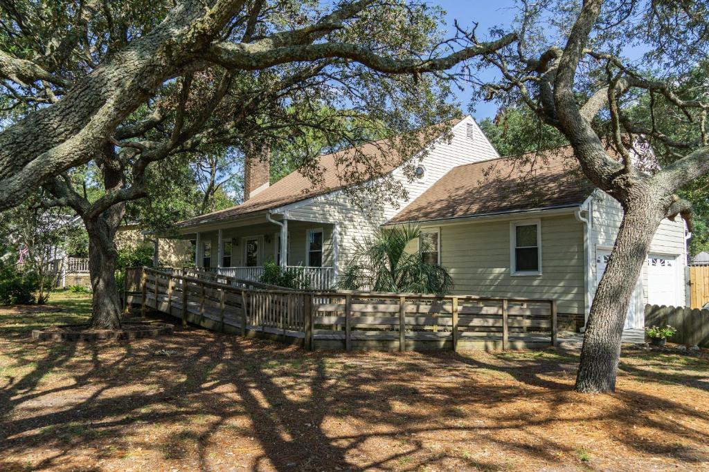 Windy Pointe by Oak Island Accommodations - photo 6