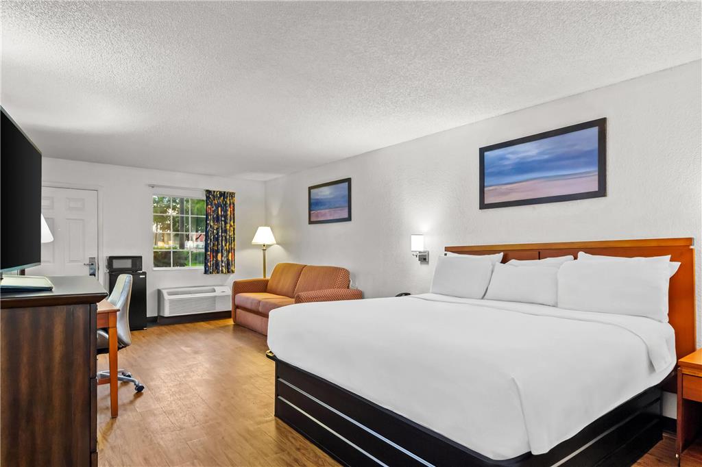 Travelodge Suites by Wyndham MacClenny - photo 33