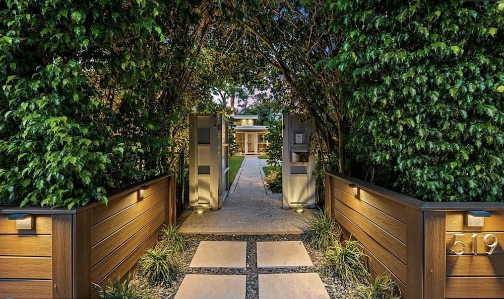 Wilton Manors Stunning Gated Oasis - photo 41