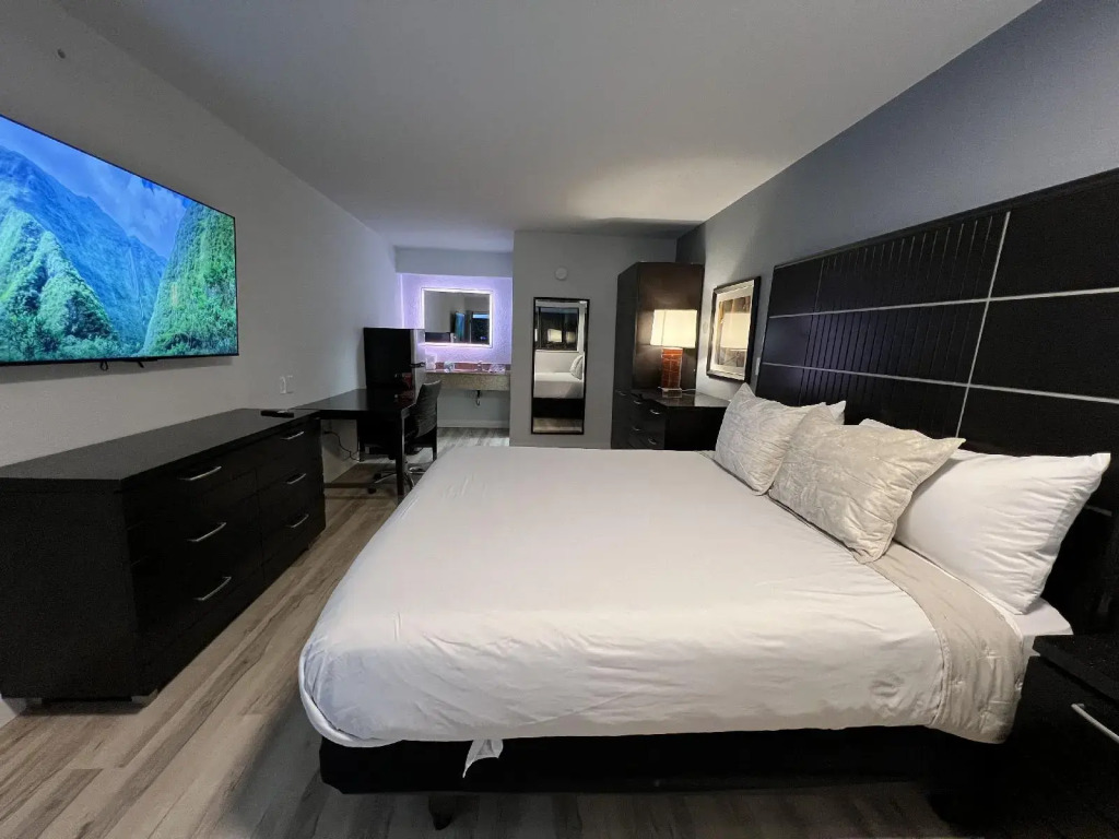Boardwalk Suites - photo 11
