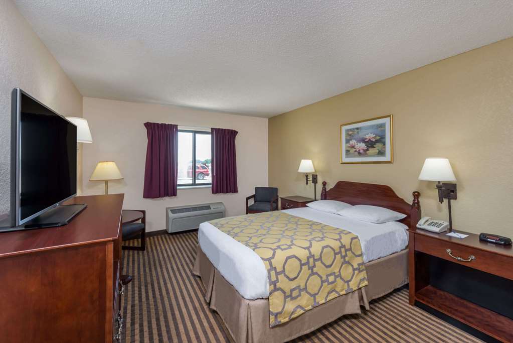 Baymont by Wyndham Metropolis - photo 9