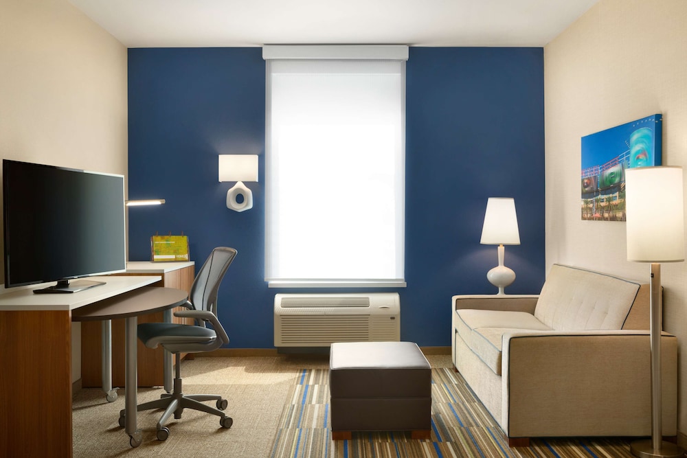 Home2 Suites by Hilton Glendale Westgate - photo 11