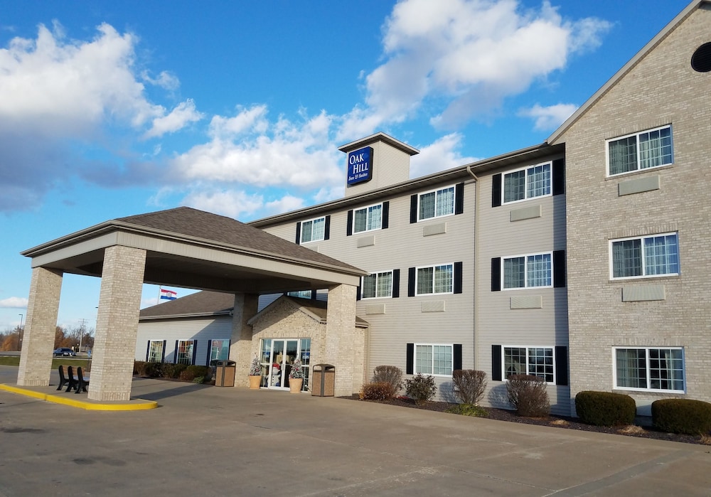 Oak Hill Inn & Suites - carbon neutral hotel in Canton