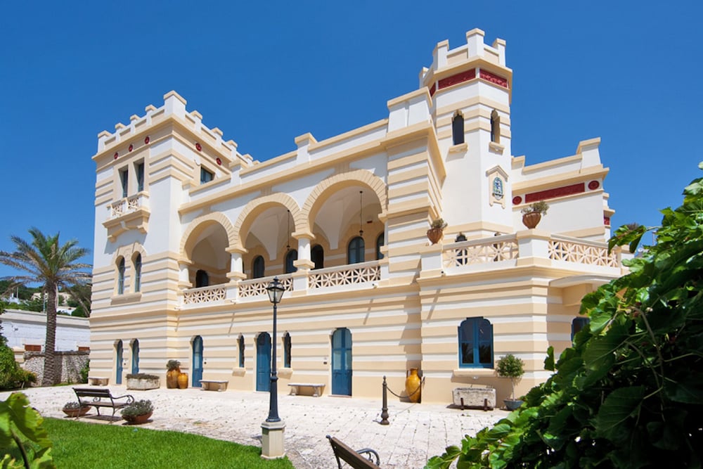 Villa Raffaella — 4-Star Luxury Hotel in Santa Cesarea Terme, Italy