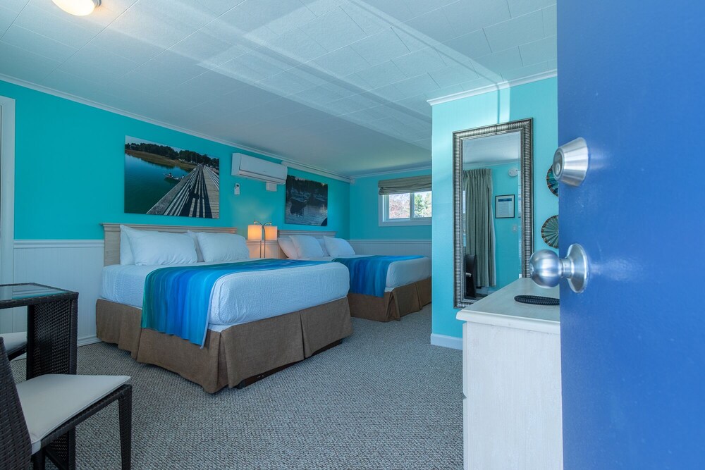 Footbridge Beach Motel - photo 69