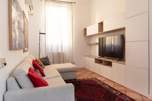 Casa Leonardo Da Vinci 10 Minuti Dal Duomo — 4-Star Luxury Hotel in Milan, Italy