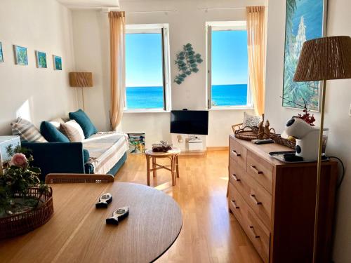 Casa Sea Life Beachfront with parking — 4-Star Luxury Hotel in Camogli, Italy