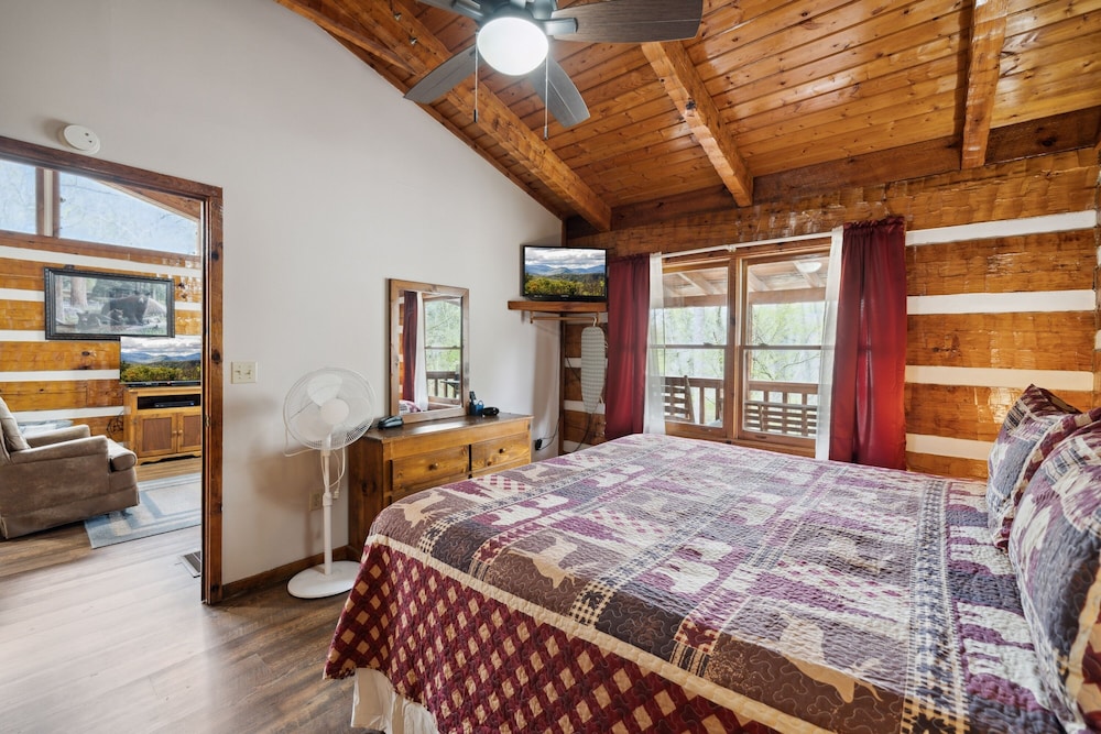 Together Always 1 Bedroom Cabin by Heavenly Views Resort - photo 2
