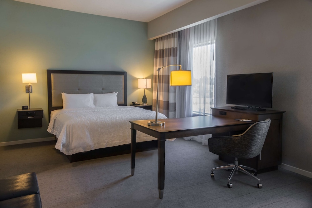 Hampton Inn & Suites Charlotte Ballantyne - photo 14