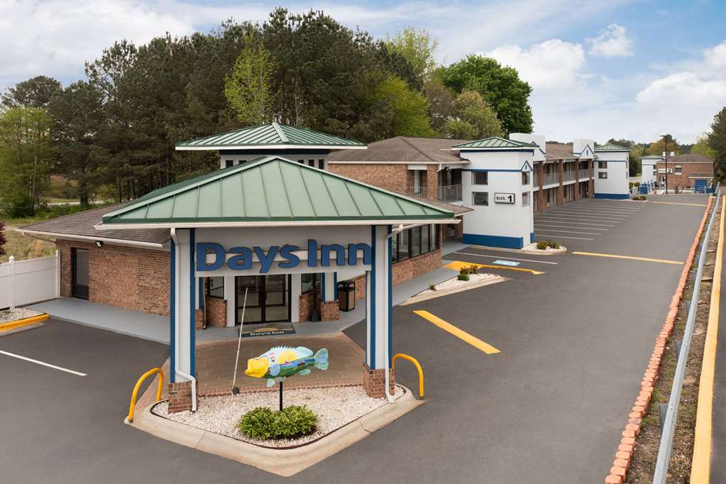 Days Inn by Wyndham Weldon Roanoke Rapids - photo 2