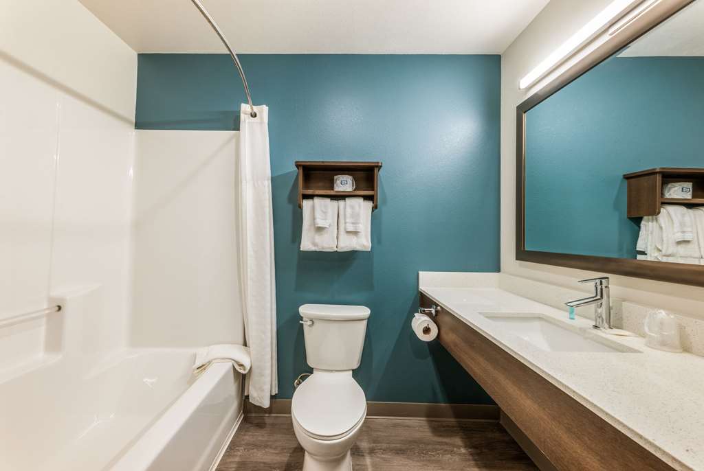 WoodSpring Suites Linden - photo 25