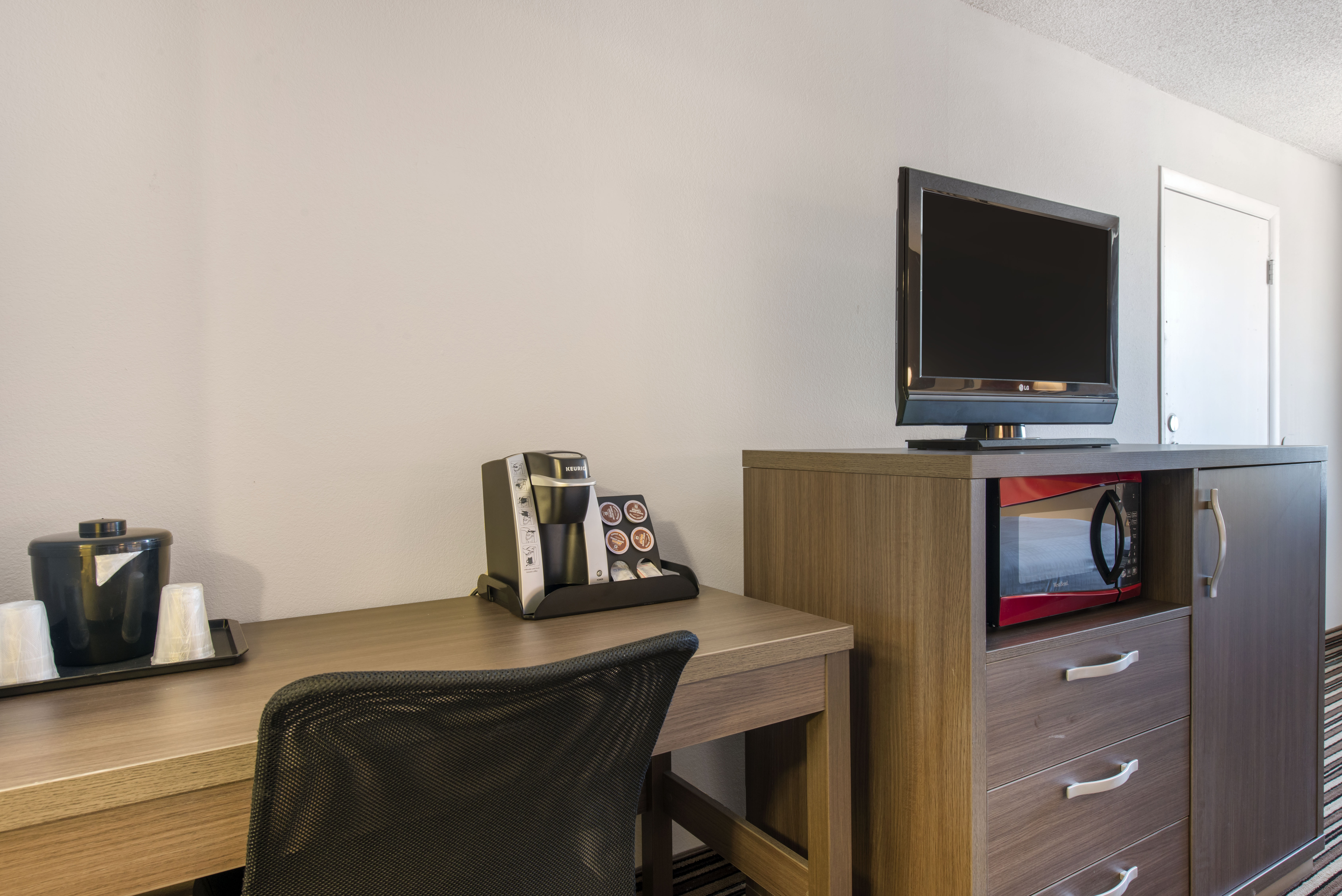 Econo Lodge Orlando Airport - photo 18