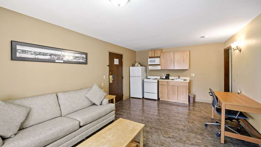 Clarion Hotel & Suites Fairbanks near Ft. Wainwright - photo 26