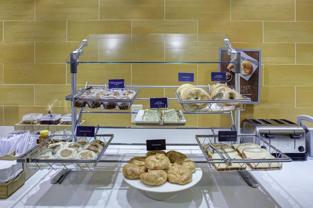 SpringHill Suites Cincinnati North Forest Park - photo 23