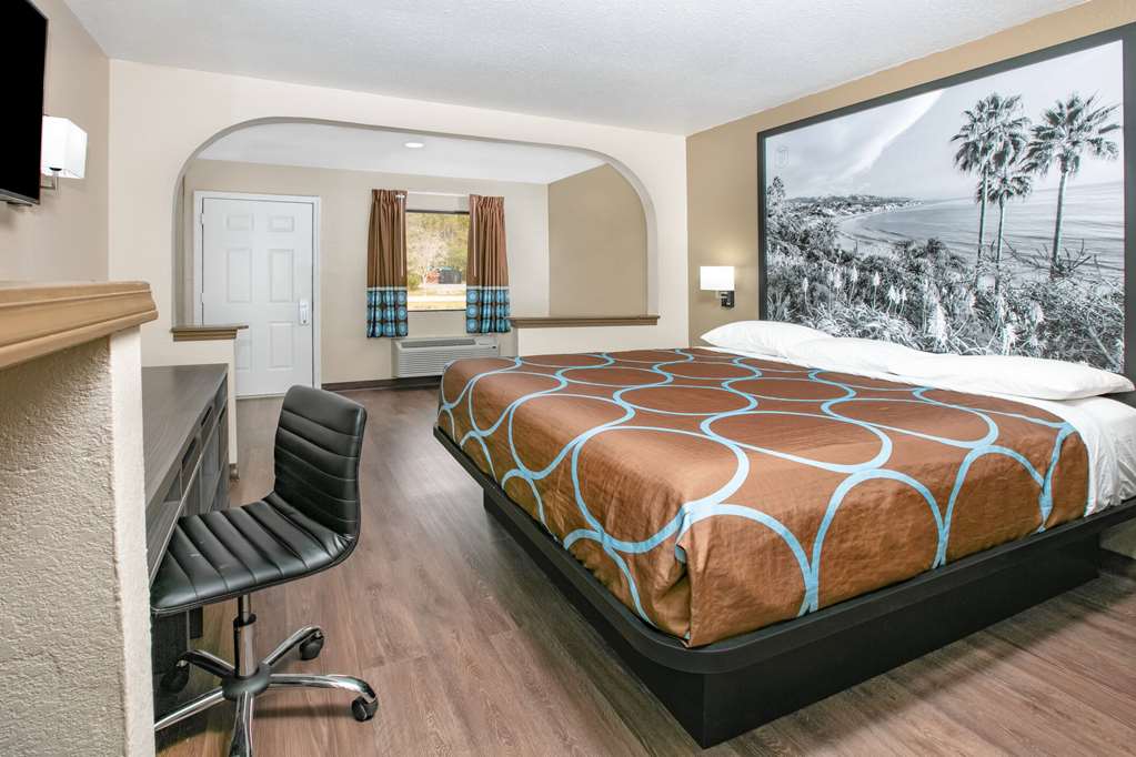 Super 8 By Wyndham Moss Point - photo 8