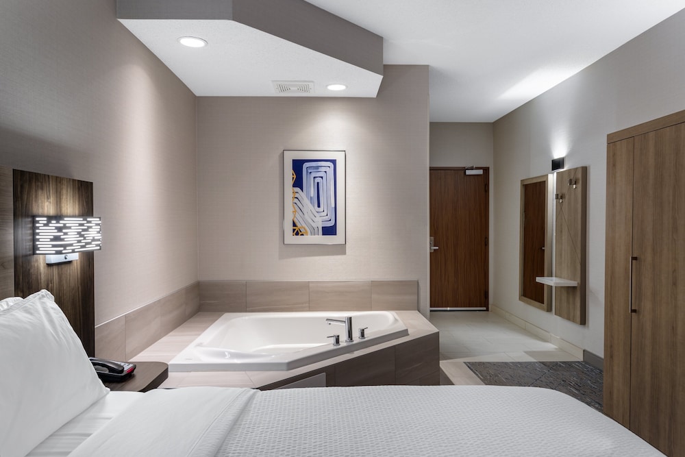 Holiday Inn Express & Suites Vadnais Heights by IHG - photo 14