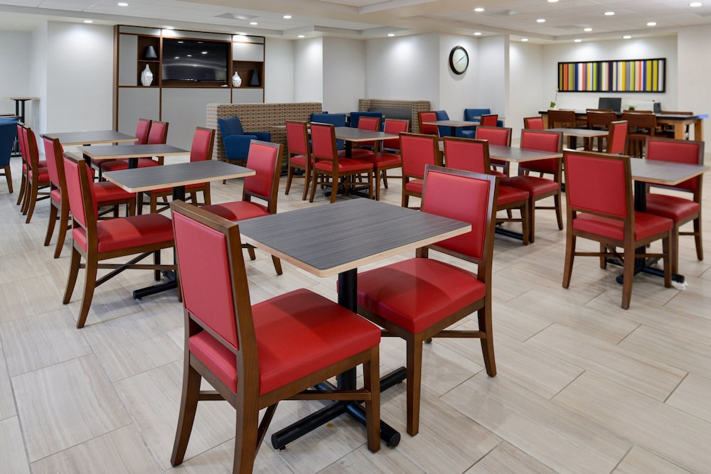 Holiday Inn Express Lodi - photo 25