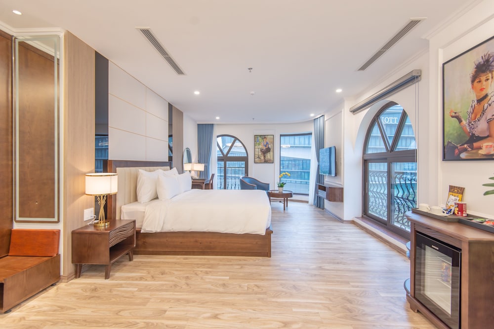 Reyna Luxury Hotel — 4-Star Luxury Hotel in Hanoi, Vietnam