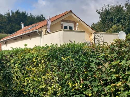 Le Meuble du Pont - carbon neutral hotel in Ferques