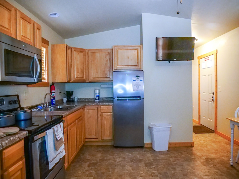 Custom Touch Village Midland - photo 8