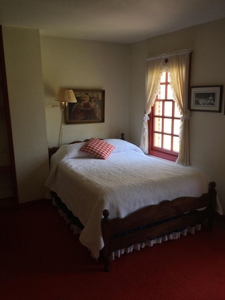 War Hill Inn - photo 11