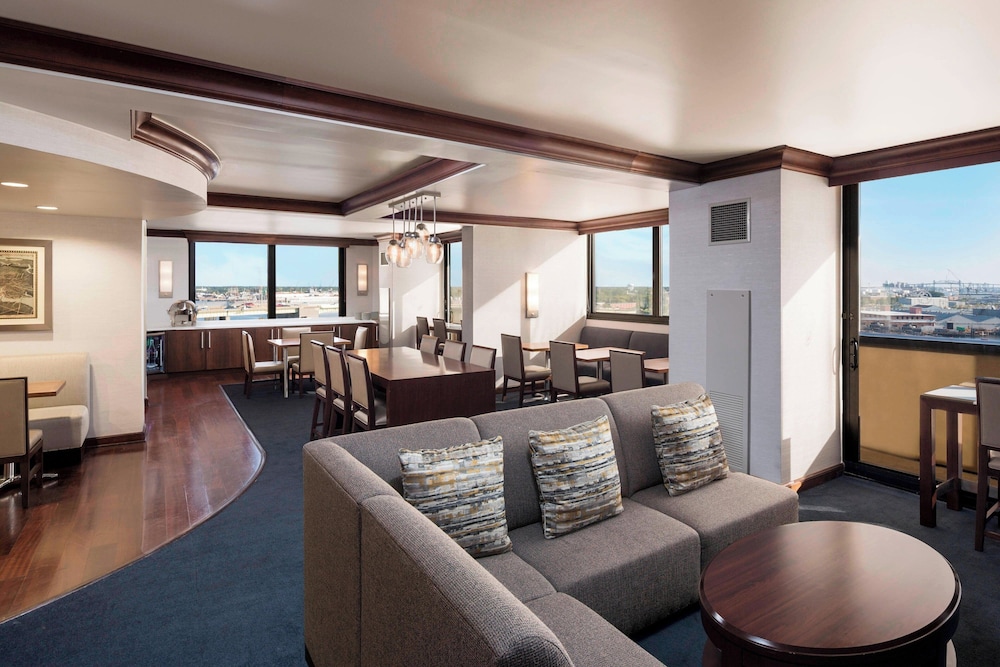 Sheraton Norfolk Waterside Hotel - photo 18