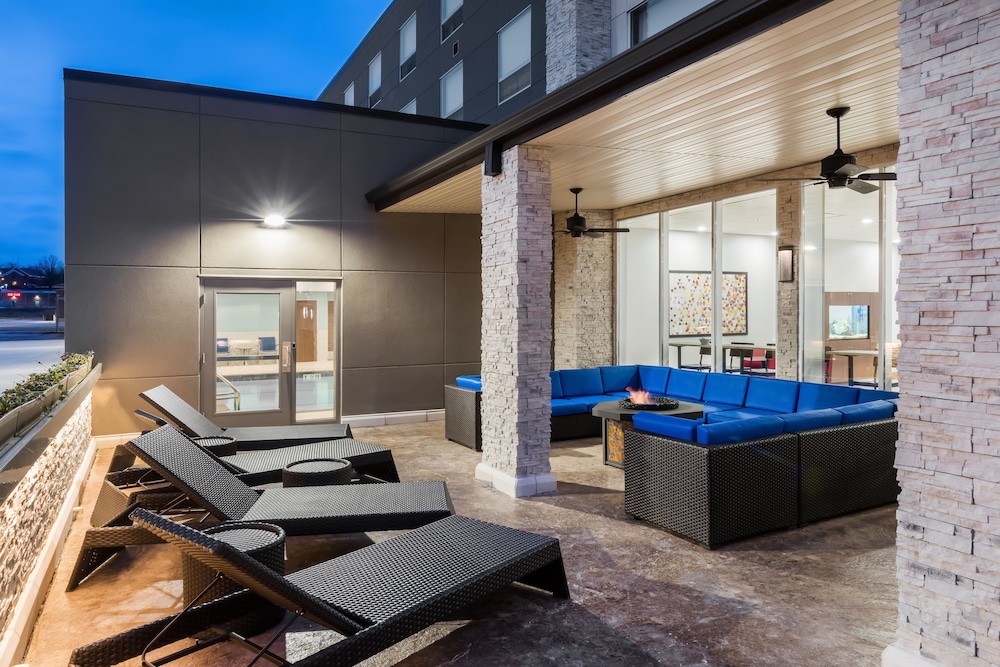 Holiday Inn Express & Suites West Plains Southwest by IHG - photo 16