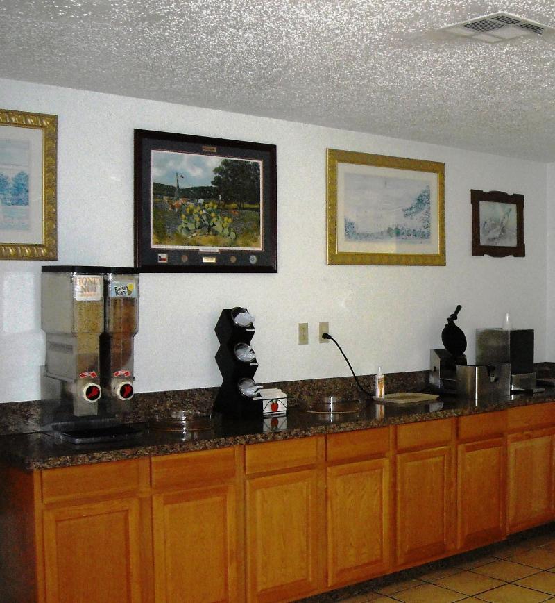 Americas Best Value Inn Bonham - photo 30