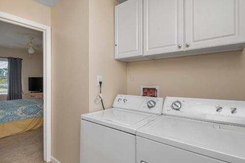 Papas Place by Oak Island Accommodations - photo 4