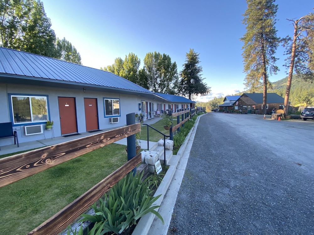 Columbia Point Resort - photo 41