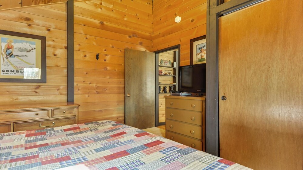 Cluster Cabin 26 — Bend — photo 4