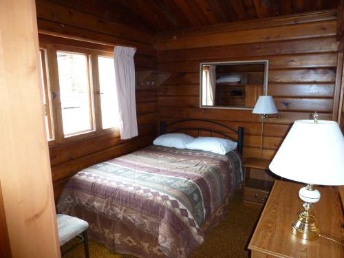 Dalton Trail Lodge — Haines Junction — photo 3