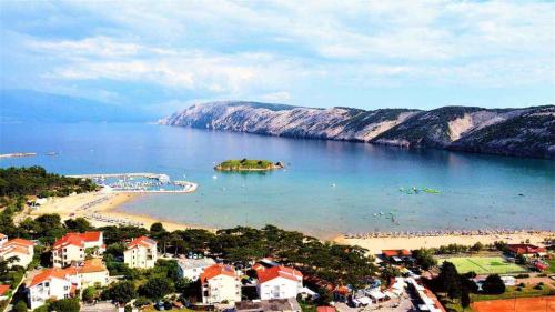 Apartment in Lopar with Two Bedrooms 1 — 4-Star Luxury Hotel in Lopar, Croatia