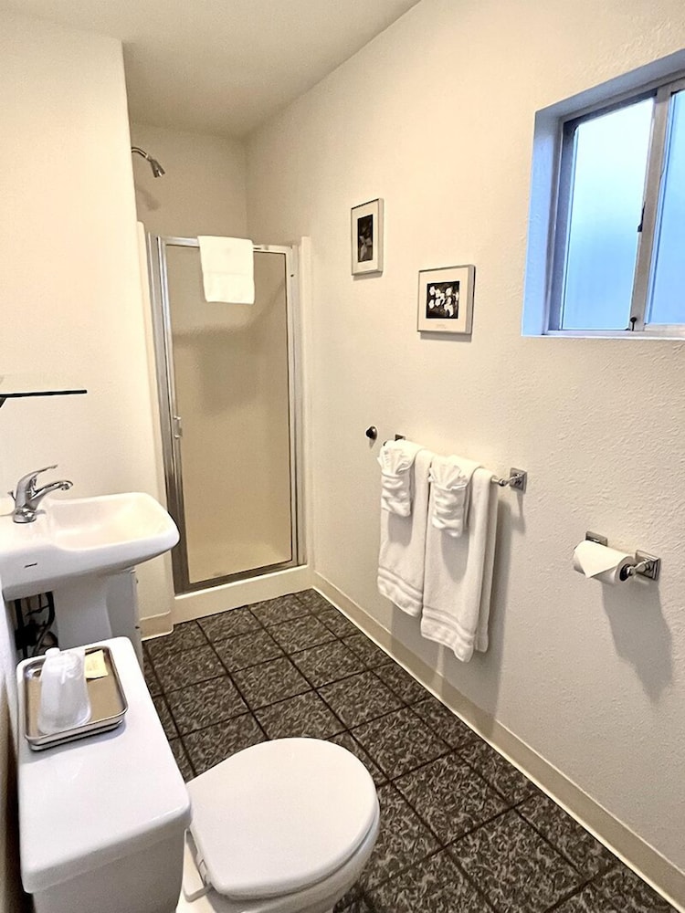 Cascade Motel - photo 39